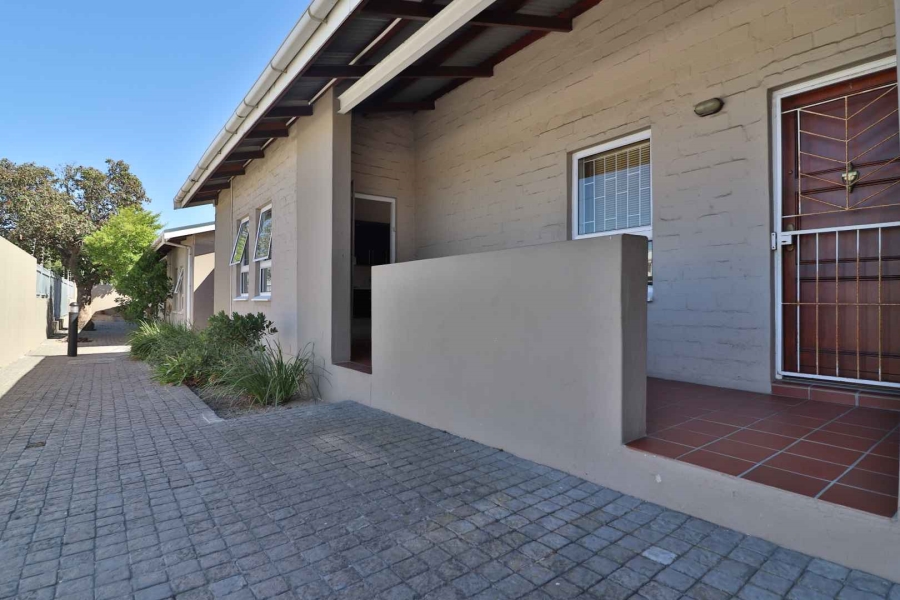 2 Bedroom Property for Sale in Maitland Western Cape